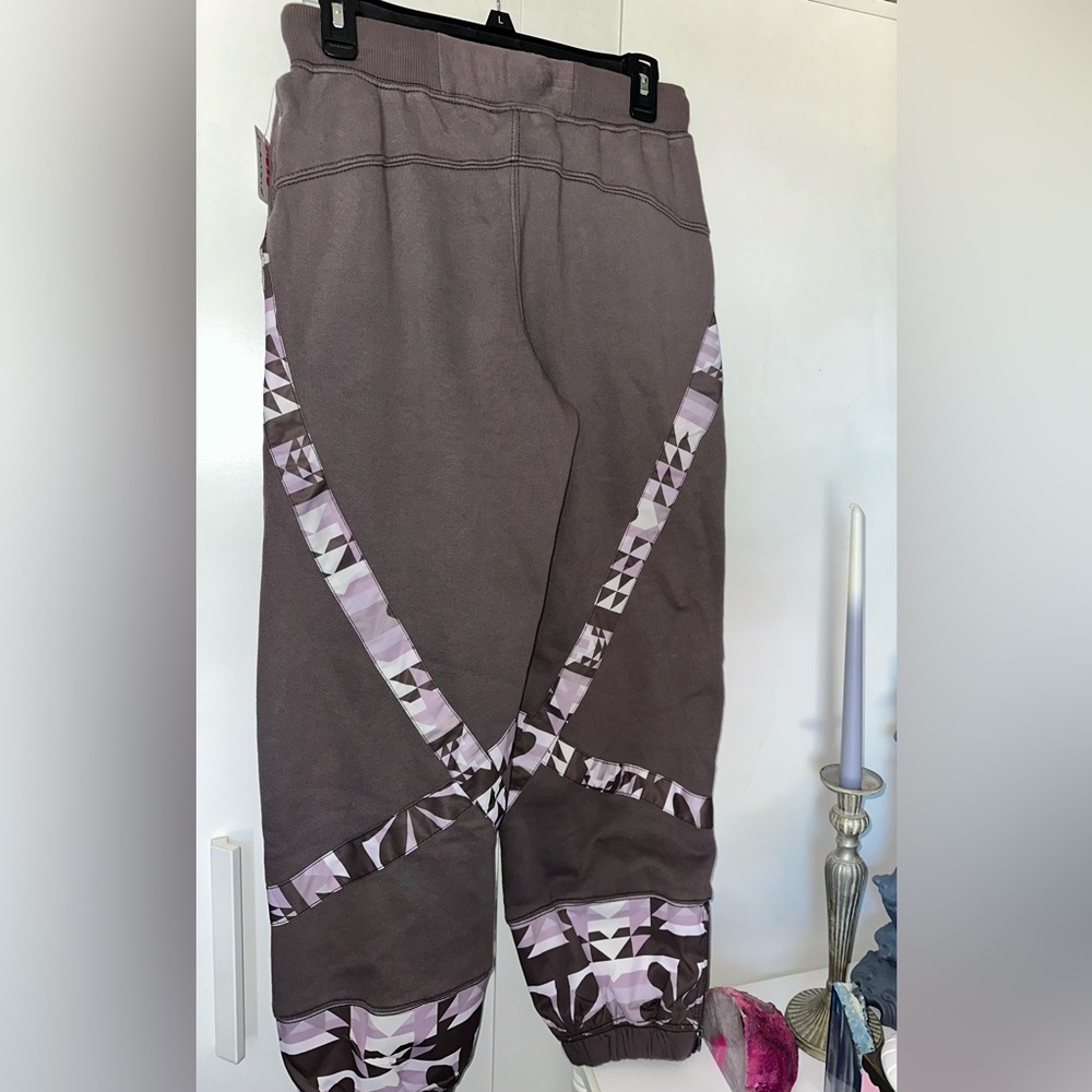 NWOT Free People Movement  Snow Flow Joggers In Driftwood Combo - Picture 12 of 12